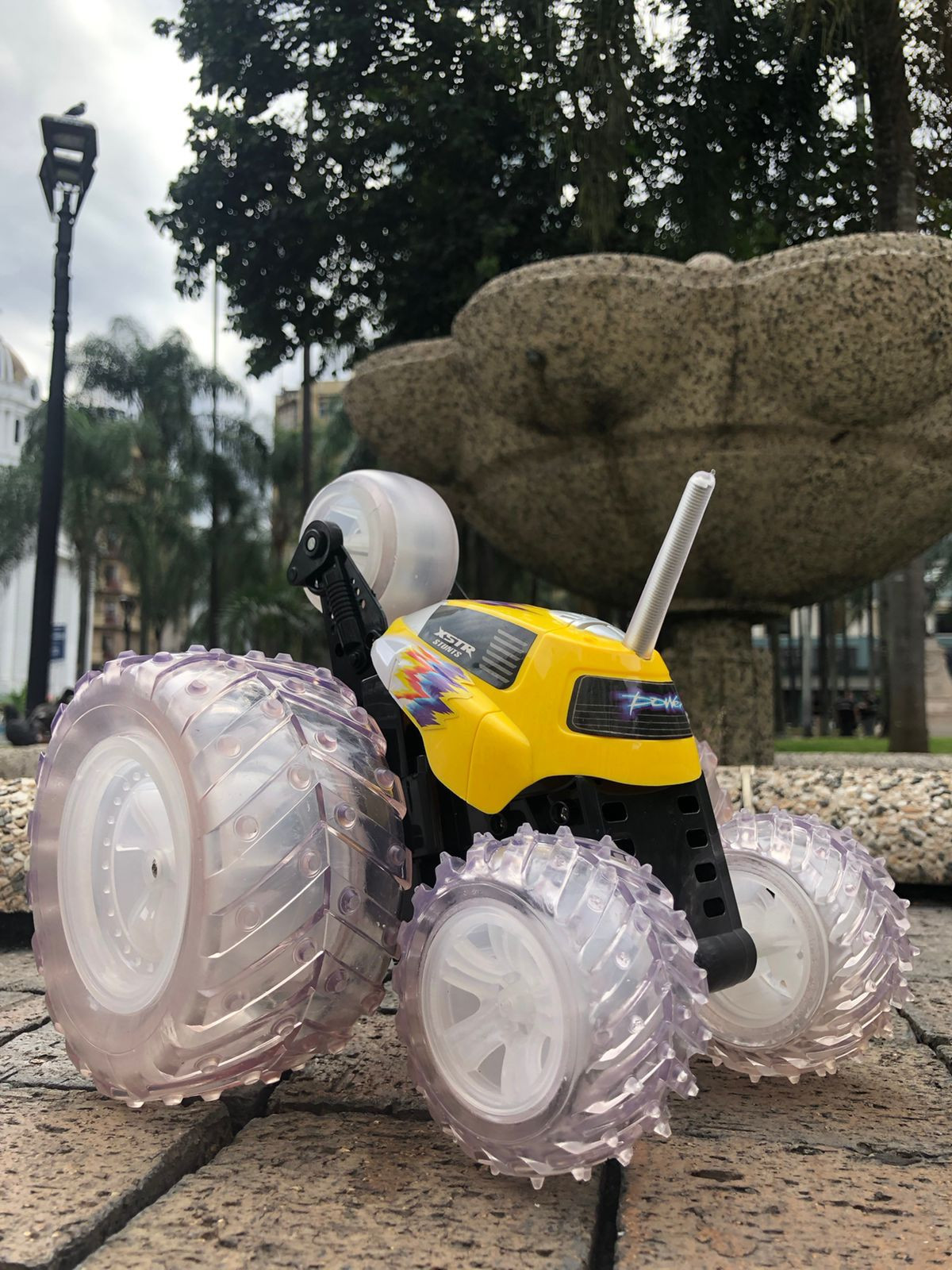 Miniatura 2 de Carro Loco A Control Remoto